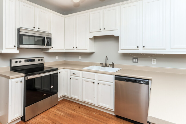 Building Photo - Brick Home in McDonough, GA