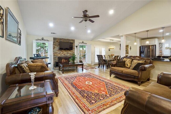 Building Photo - 12650 Concord Hall Dr