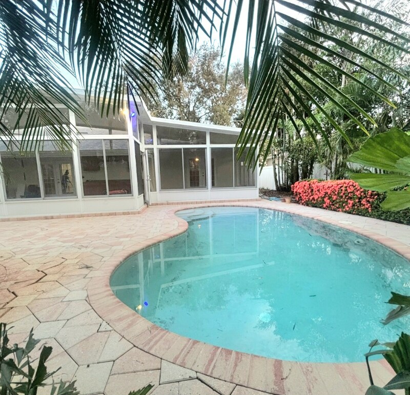 Foto principal - 6137 3rd Ave N