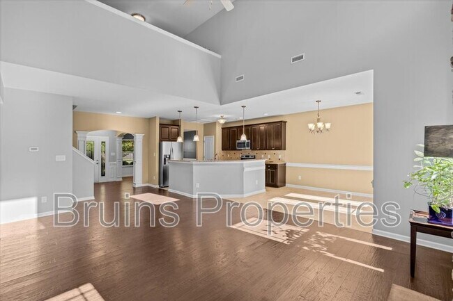 Building Photo - 1814 Castle Gate Ct