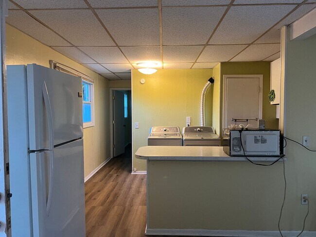 Building Photo - 8 Vine Lane