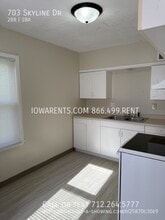 Building Photo - 703 Skyline Dr