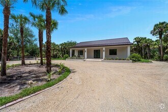 Building Photo - 1373 Shady Ln