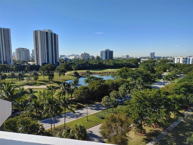 Building Photo - 3301 N Country Club Dr