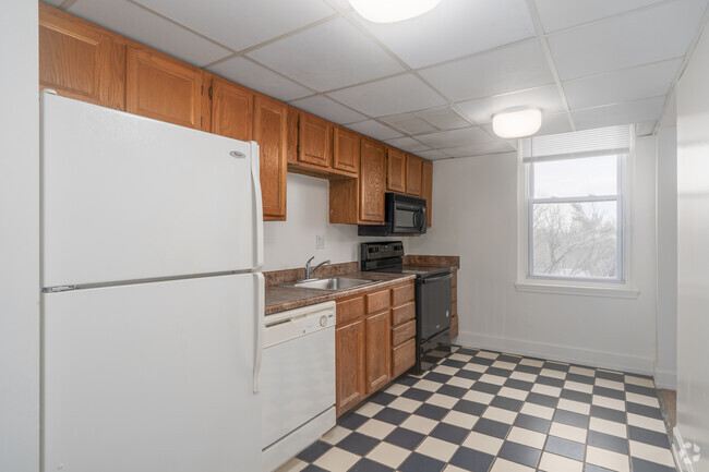 1BR, 1BA - 796SF - Cocina - McCallum Apartments