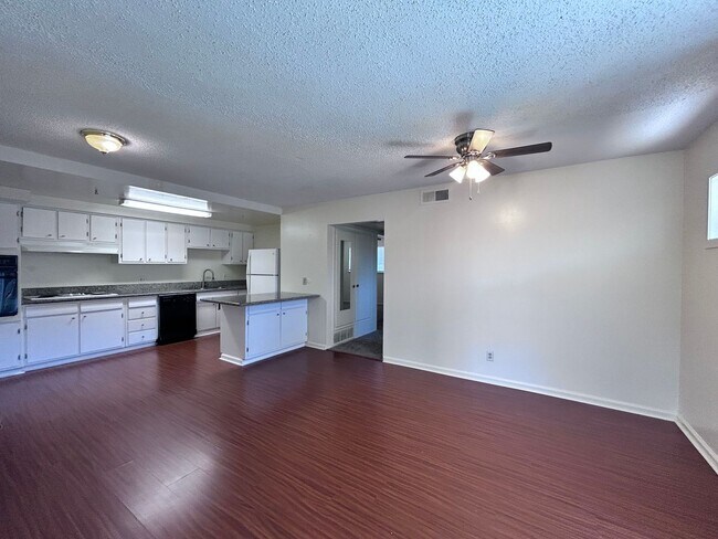 Foto del edificio - 3125-3127 Cottage Park Avenue