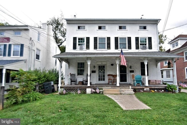 Building Photo - 19 E Germantown Pike