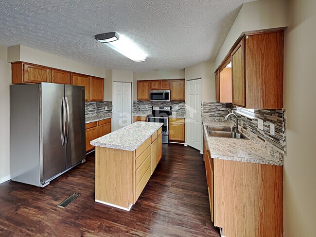 Foto del edificio - 340 Evergreen Cir