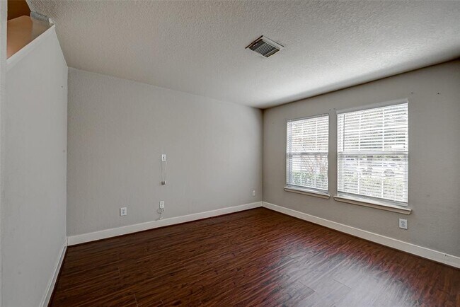 Foto del edificio - 7603 Chalk Hill