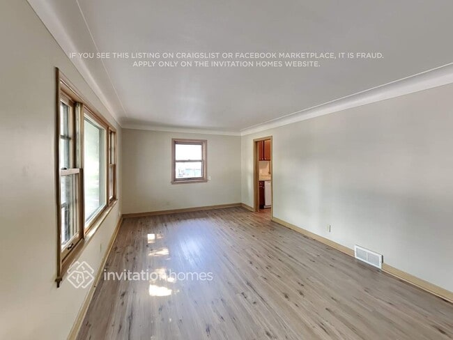 Building Photo - 6226 14th Ave S