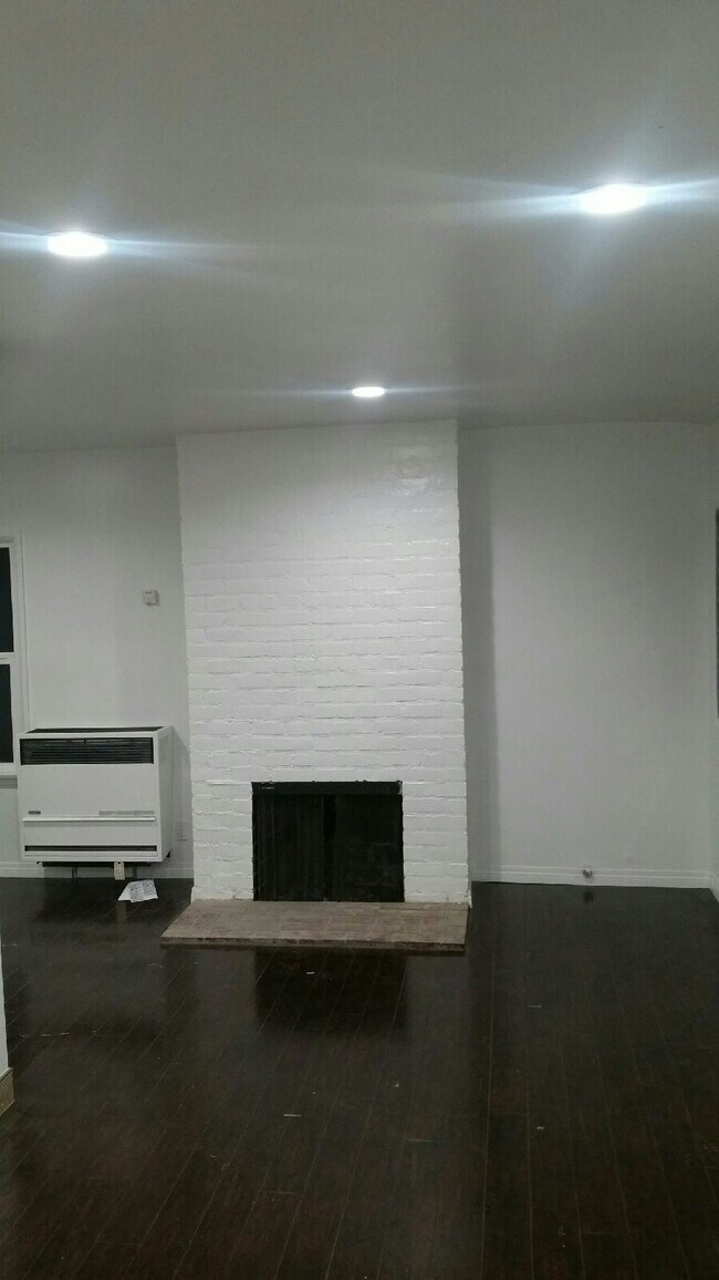 Foto del edificio - 3214 De Witt Dr