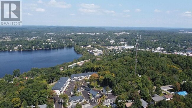 Building Photo - 29 Horizon Ln.