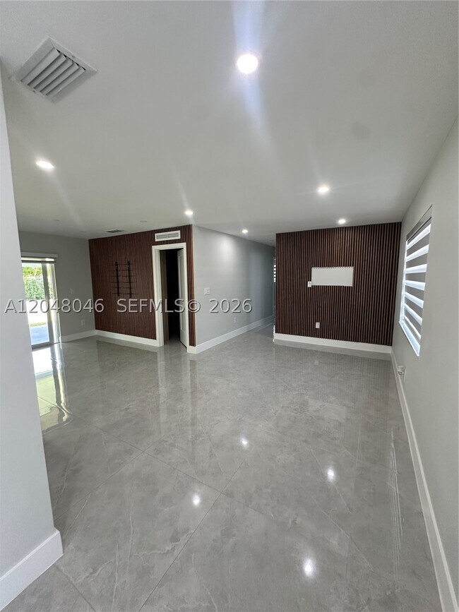 Building Photo - 10790 SW 66th Dr