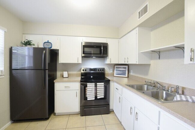 Foto del edificio - Fully Renovated 2 Bedroom in Sanford