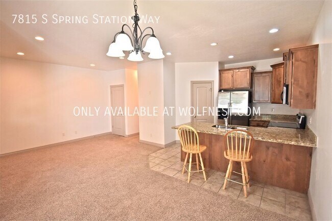 Building Photo - Stunning Midvale Townhome! No Deposit Option!