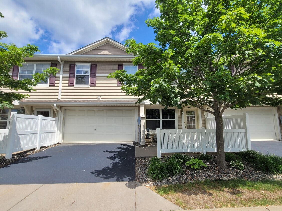 Primary Photo - 10845 Kingsfield Ln