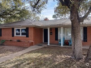 Building Photo - 2905 Douglas Dr