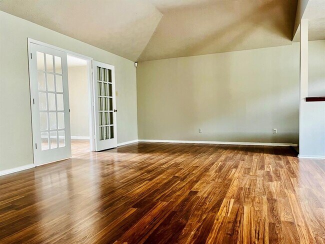 Building Photo - 15030 Peachmeadow Ln