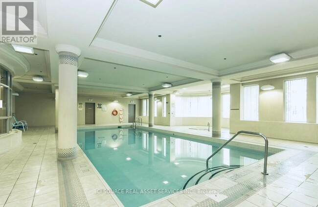 Building Photo - 4900 Glen Erin Dr