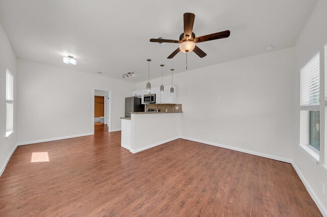 Photo - 312 Arlington Ct Townhome
