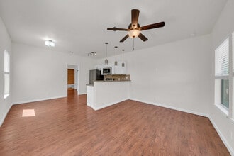 Building Photo - 312 Arlington Ct