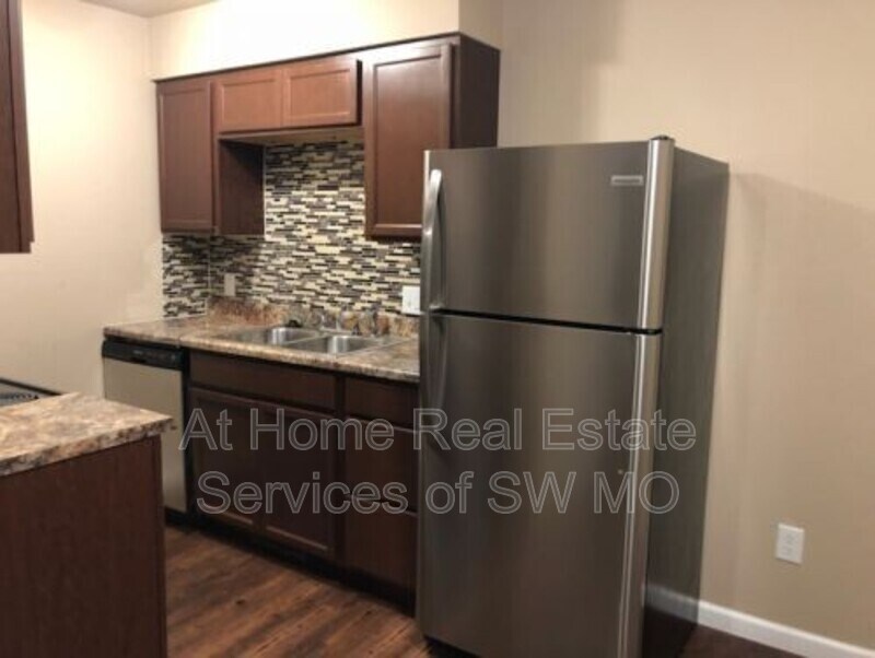 Foto principal - 1304 E McDaniel St