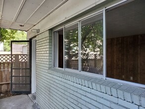 Building Photo - 1506 Collier St