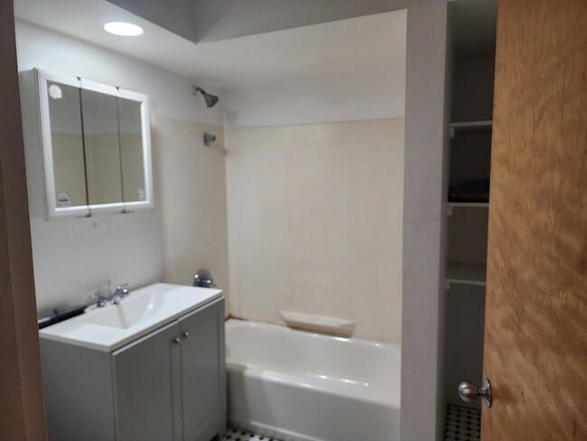 Building Photo - 125 Union St