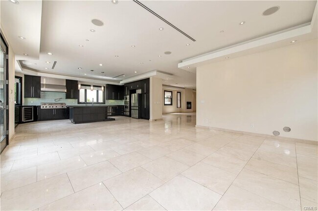 Foto del edificio - 268 S Clark Dr
