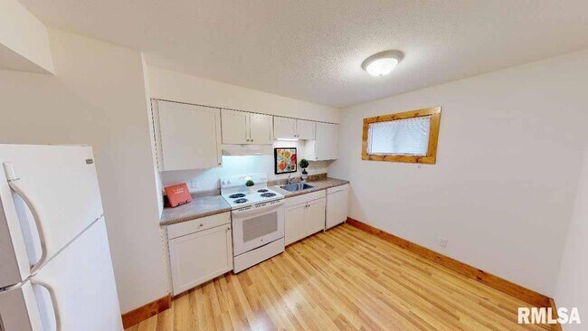 Foto del edificio - 1221 W Washington St