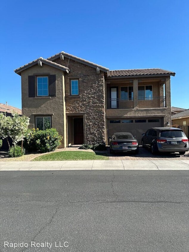 5 br, 3 bath House 229 E Horseshoe Dr House for Rent in Chandler