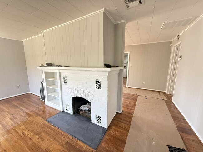 Building Photo - 3409 N Coltrane Rd