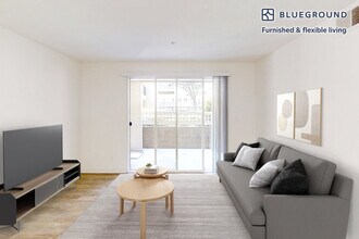 Building Photo - 1257 Lakeside Dr