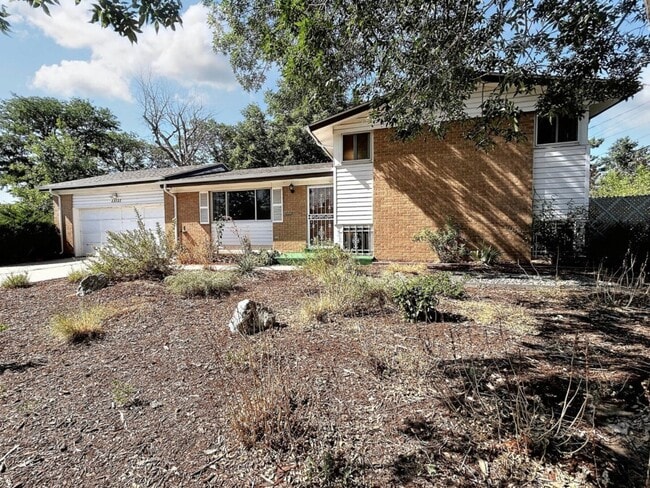 Building Photo - 13121 E 31st Ave