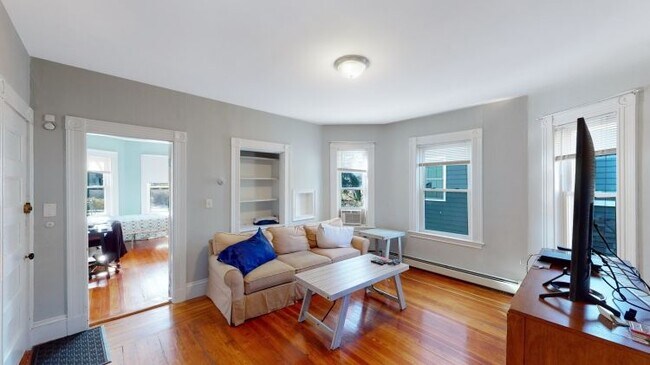 Foto del edificio - 173 Rindge Ave