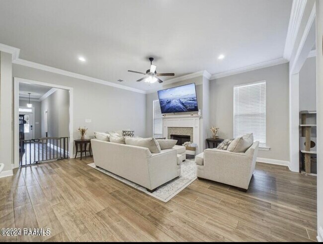 Building Photo - 116 Spider Lily Ln