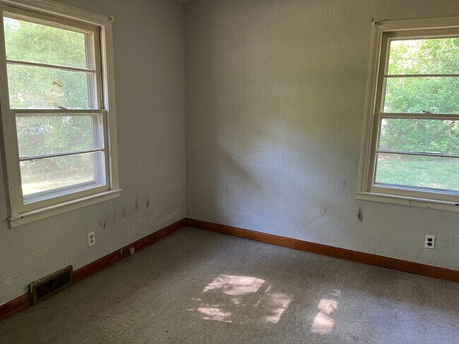 Building Photo - 5675 Old Thomasville Rd