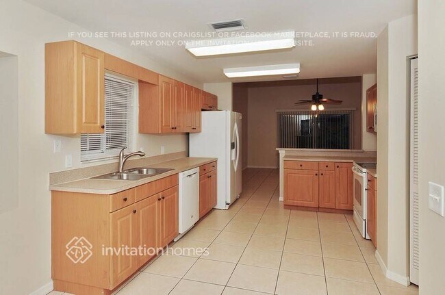 Foto del edificio - 317 Sand Ridge Dr