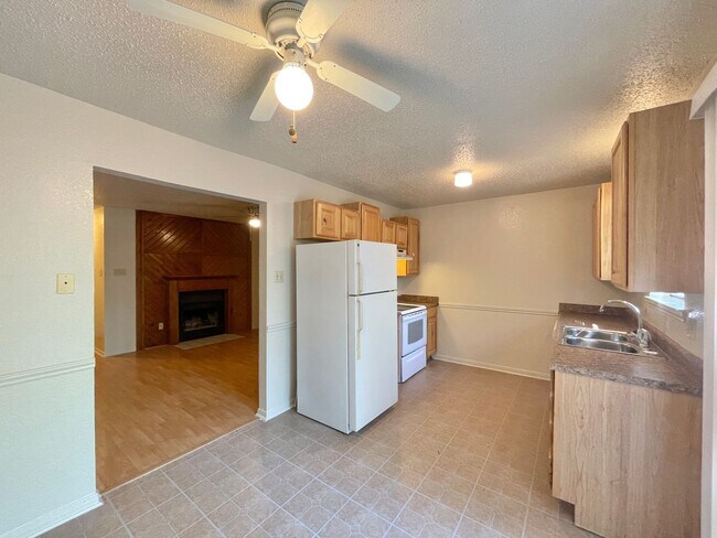 Building Photo - 208 Jason Dr