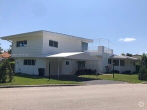 Building Photo - 9257 Bay Dr