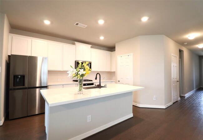 Building Photo - 145 Sunray Creek Dr