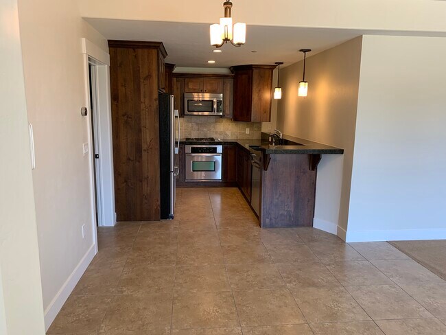 Kitchen / Dining Area (from Entry) - 11093 S Hampton Way