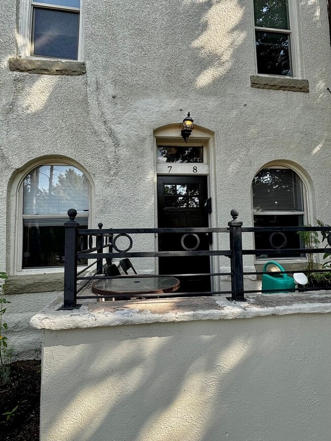 Building Photo - 3127 W 28th Ave