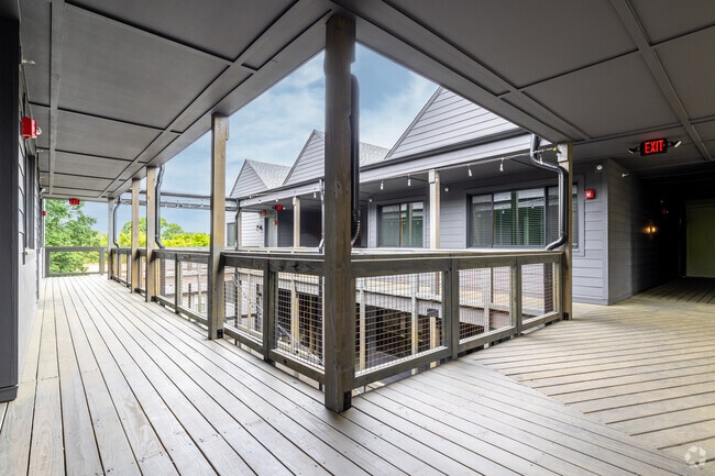 Building Photo - Millhouse