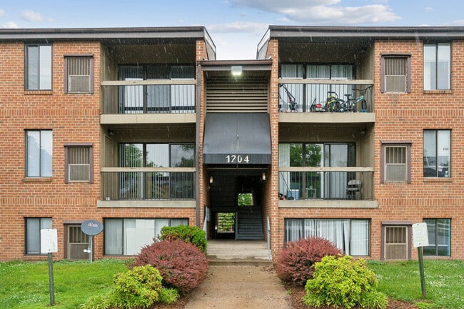 Building Photo - The Grove At Alban