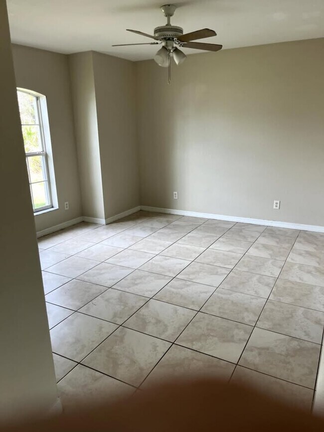 Foto del edificio - 1534 Mincey Terrace