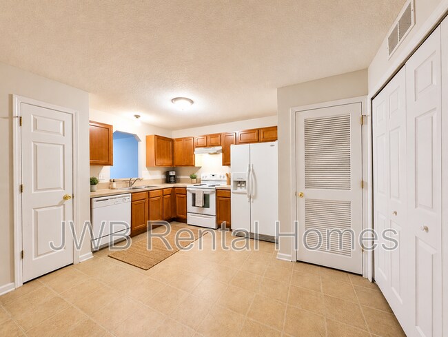 Foto del edificio - 8402 McGirts Village Ln