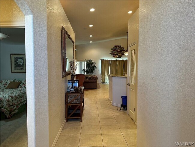 Building Photo - 4890 Mesa Verde Dr