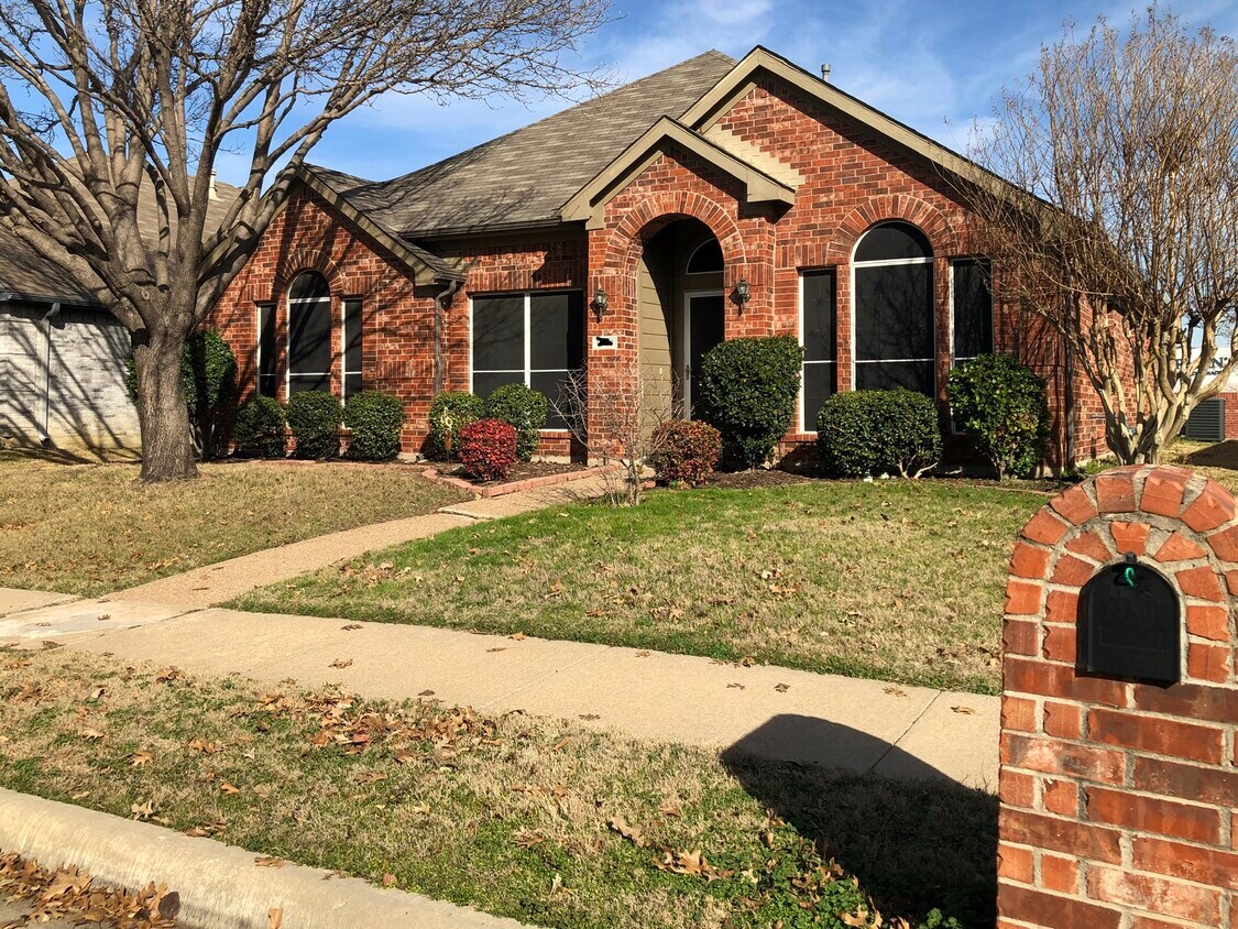 1137 Courtney Ln, Lewisville, TX 75077 House Rental in Lewisville, TX