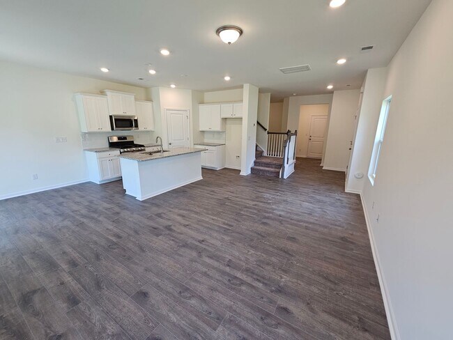 Foto del edificio - Like New End-Unit townhome in Monroe!
